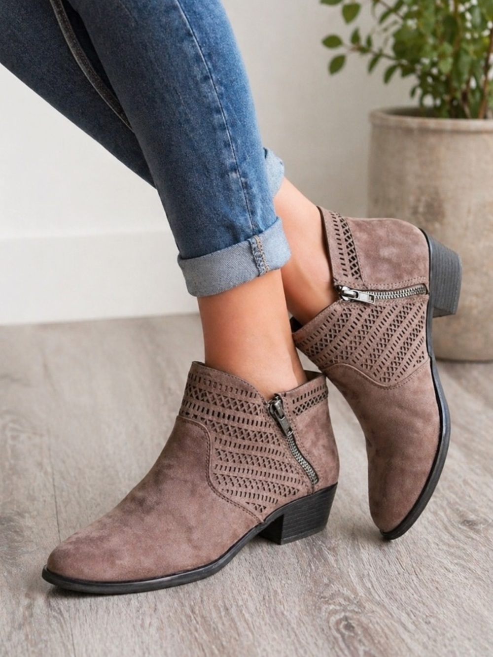 AMERICAN RAG Laser Cut Western Ankle Booties Brown Boho Faux Suede Size 9